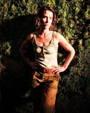 Cobie Smulders Instagram - An episode we shot of #room104 over a year ago airs tonight on @hbo. It was a wild ride, directed by @meleslyn, we voyaged into an ever expanding tropical jungle together. It was a blast. #savetheplants