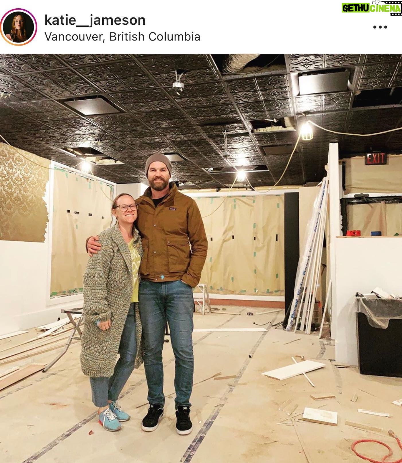 Cobie Smulders Instagram - Echoing the words of my friend @katie__jameson if you can spare it please consider buying a gift card to a local small business to help them keep their doors open when this is all over and to pay their staff in the meantime. As a community we need to look out for each other. These beauties have 2 amazing restaurants in my hometown of Vancouver @themackenzieroom and @saymercyyvr both delicious, both closed. What’s your spot and how can you help?