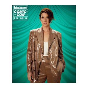 Cobie Smulders Instagram - Recovering from a spectacular time at #comiccon. Man I am excited about all  the things @marvel announced but especially thrilled for you all to see #secretinvasion on @disneyplus this Spring!  Thanks to the Dream Team
Hair: @robertvetica 
Make up: @jostrettell 
Styling: @mollyddickson
