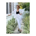 Cobie Smulders Instagram - Dusted myself off and put on some big girl pants to attend the #ACSImpeachment premiere with my handsome partner. Impeachment: American Crime Story premieres Tuesday 9/7 on FX! It takes a village…thank you… @jostrettell @robertvetica @erinwalshstyle @anitakojewelry @vrai @maxmara @jimmychoo @joahbrown
