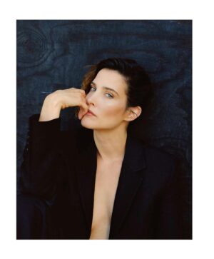 Cobie Smulders Instagram - Many thanks to the gang from @thecut for this wonderful piece written by love bug @annasilman and shot by @ryanpfluger. 
https://www.thecut.com/2019/11/cobie-smulders-stumptown-bisexual-veteran.html