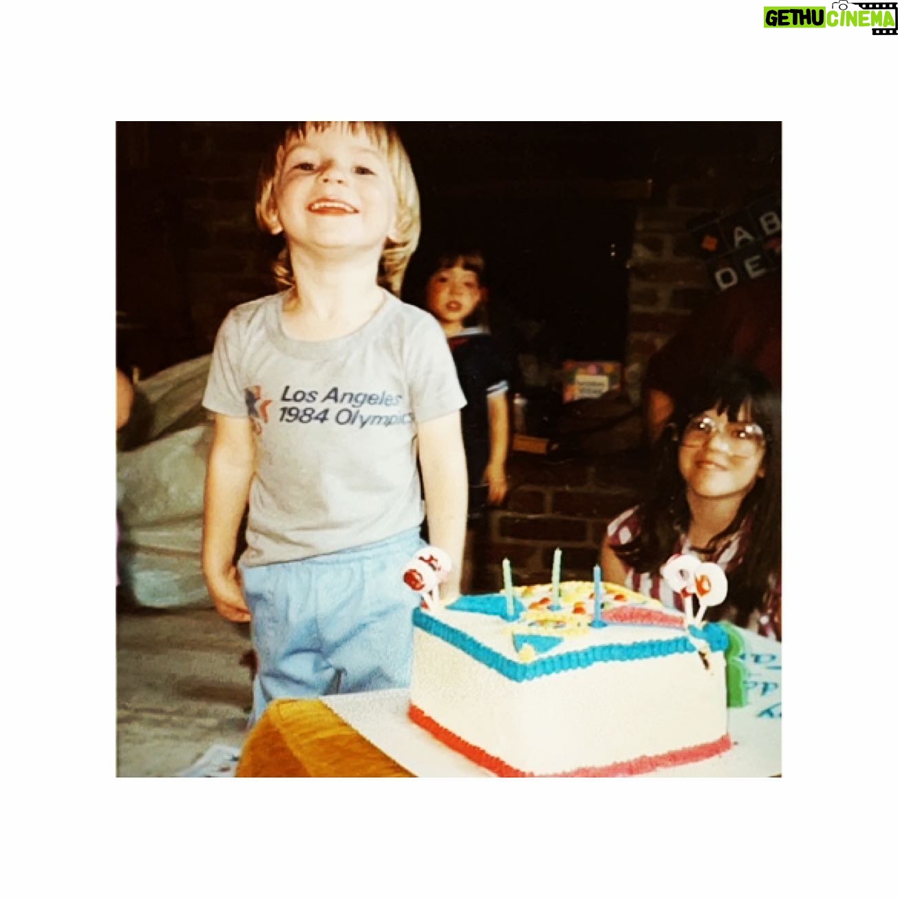 Cobie Smulders Instagram - This guy is now 40. He is the greatest. Happy Birthday @tarzannoz ❤️