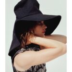 Cobie Smulders Instagram - Many thanks to the gang from @thecut for this wonderful piece written by love bug @annasilman and shot by @ryanpfluger. https://www.thecut.com/2019/11/cobie-smulders-stumptown-bisexual-veteran.html