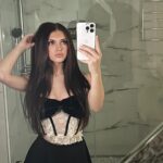 Coco Quinn Instagram - Teasing another song cuz why not👼