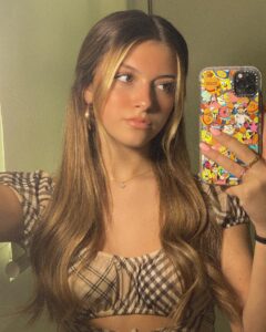 Coco Quinn Instagram - Mirror 🪞 mirror on the wall