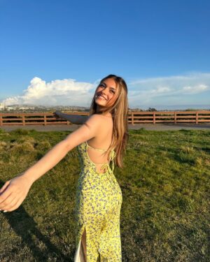 Coco Quinn Instagram - Looking for my lucky charm 🍀