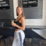 Coco Quinn Instagram - 🌑 therapy or ice cream?🍦