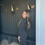 Coco Quinn Instagram - Meet me under the mistletoe ;) ✨🌙