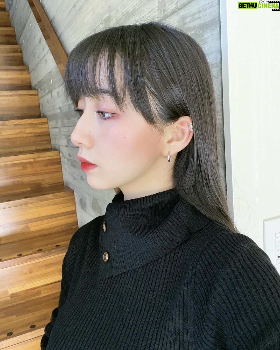 Cocomi Instagram - 前髪切りたての頃撮った写真です。ストーリーに以前載せてたものですが!別カットもあったのでそちらも載せます👀(イアカフお気に入りだったのになくしてしまった、、、、、、、、、悲しい。)
