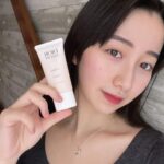Cocomi Instagram - 今日のメイクは、ナチュラルな気分でしたので、DiorスノーのトーンアップUVシールドと、アイブロウとコンシーラーとリップだけでした。⸜❄️⸝ ・ コンシーラーは、Diorバックステージの0Nを使ってます。