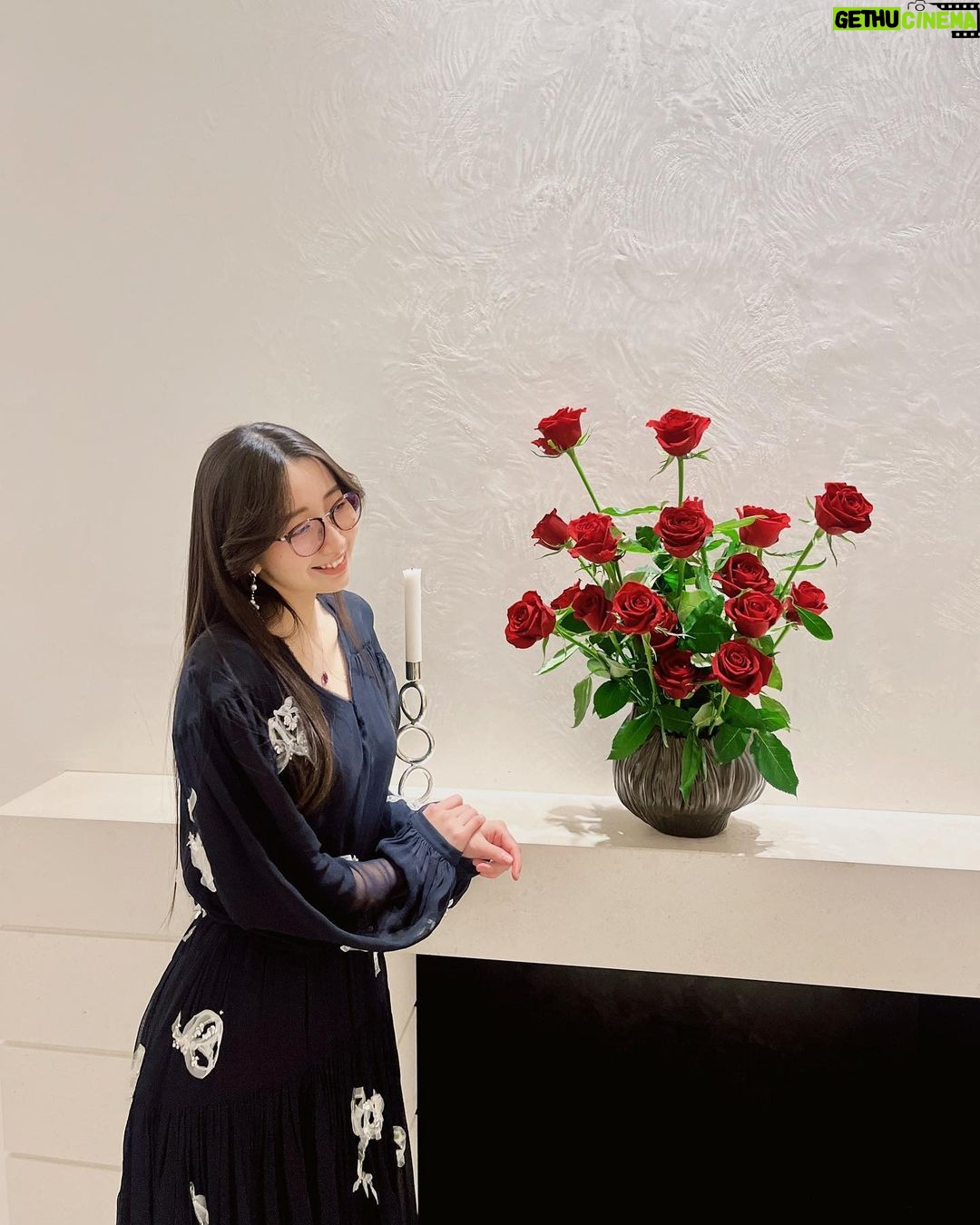 Cocomi Instagram - Thank you @31philliplim for the pretty dress ✨🥰 ・ リップは、先日のInstagramライブでもご紹介した、新しく私のお気に入りになった 「ルージュ ディオール フォーエヴァー リキッド 」の620セダクティブ(SEQUIN)です。(キラキラで激カワだったリップ)💄👌🏼✨🕺🏻 @diorbeauty