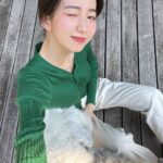 Cocomi Instagram - お庭でひーじーと戯れてます。 ・ @diorbeauty Diorのマキシマイザーで新しく好きな色を発見〜。ブルベさんに特にオススメです。👌🏼👌🏼✨ ・ 色: 035バーガンディー ・ 透明感ある紫ピンク。ｼｭﾃｷ。🥳