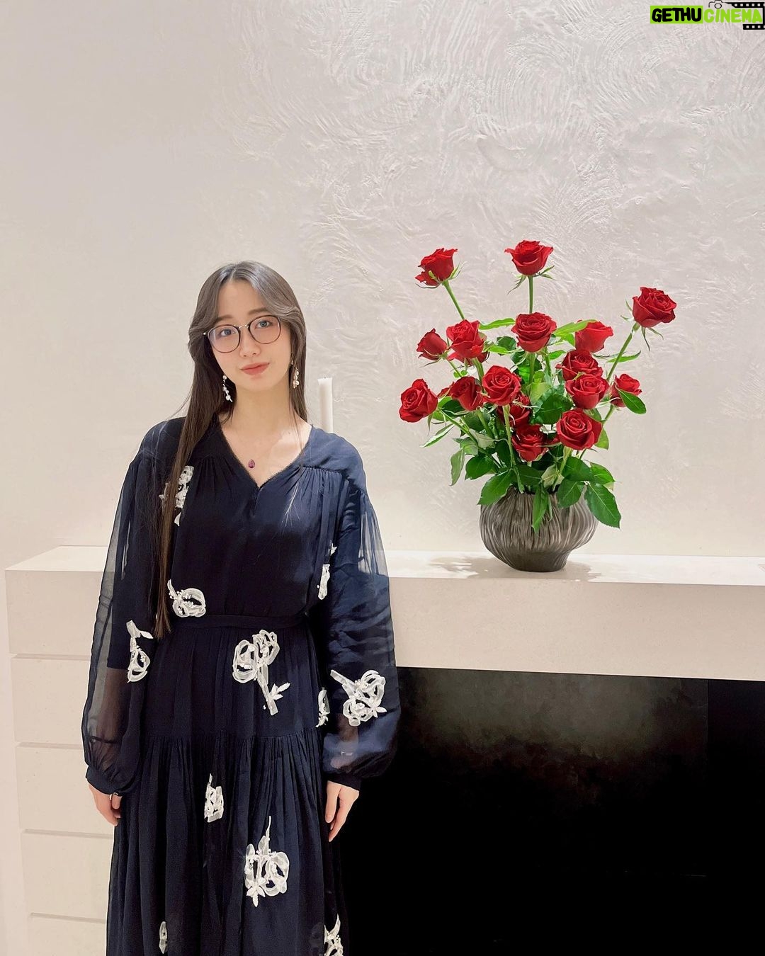 Cocomi Instagram - Thank you @31philliplim for the pretty dress ✨🥰 ・ リップは、先日のInstagramライブでもご紹介した、新しく私のお気に入りになった 「ルージュ ディオール フォーエヴァー リキッド 」の620セダクティブ(SEQUIN)です。(キラキラで激カワだったリップ)💄👌🏼✨🕺🏻 @diorbeauty