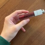 Cocomi Instagram - お庭でひーじーと戯れてます。 ・ @diorbeauty Diorのマキシマイザーで新しく好きな色を発見〜。ブルベさんに特にオススメです。👌🏼👌🏼✨ ・ 色: 035バーガンディー ・ 透明感ある紫ピンク。ｼｭﾃｷ。🥳
