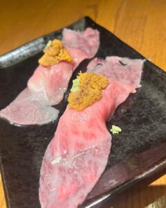 Cocomi Instagram - 友人と焼肉へ‼️ 美味しくてガッツポーズ。 何故か妹の自慢大会に。 生肉最高です！！！！