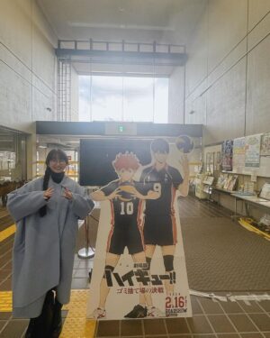 Cocomi Instagram - 聖地に。連れていってくれた親友に大感謝。✨✨✨帰りの新幹線で牛タン弁当を！めーちゃくちゃ美味しかったです。
・
同じタイミングで同じくらいの配分で食べてて笑った1枚。
・
おパリはこれからちょくちょく載せていこうかしらね！