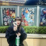 Cocomi Instagram - 2回目〜 ・ 映画観て、語りながら大盛りご飯とお肉を食べてという最高な日。帰ってからの練習も捗りました。 ・ 研磨が落ちるというアクシデントまで。 ・ めちゃかっこつけて飲み物持つやーん