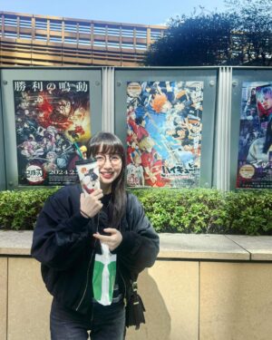 Cocomi Instagram - 2回目〜
・
映画観て、語りながら大盛りご飯とお肉を食べてという最高な日。帰ってからの練習も捗りました。
・
研磨が落ちるというアクシデントまで。
・
 めちゃかっこつけて飲み物持つやーん