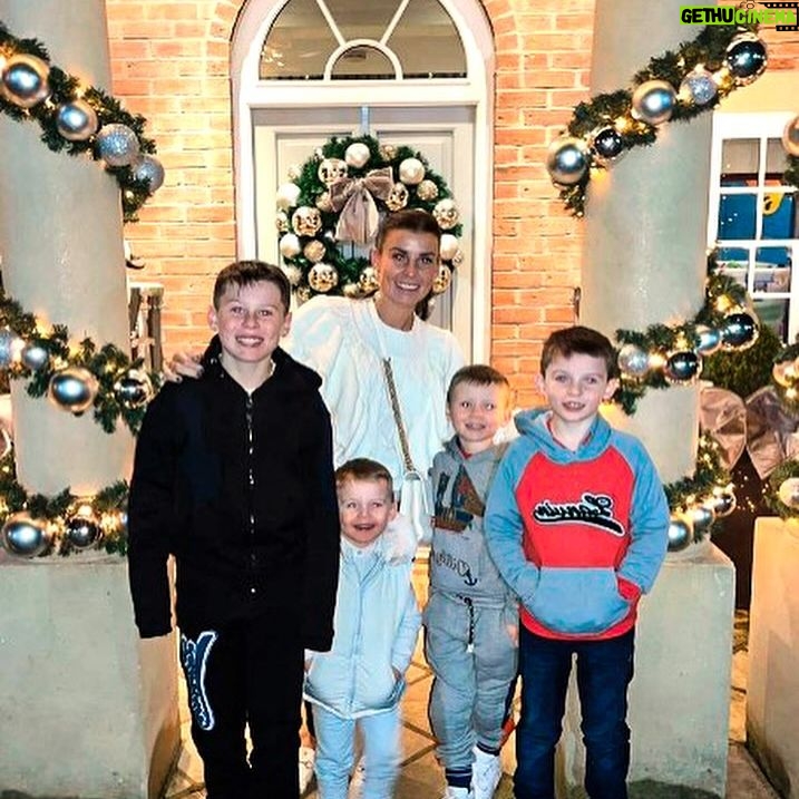Coleen Rooney Instagram - Happy December everyone! We love Christmas in our house. Hereโs some of my favourite Christmas pics taken from my new book #MyAccount. The book is available in the link in bio! ๐๐