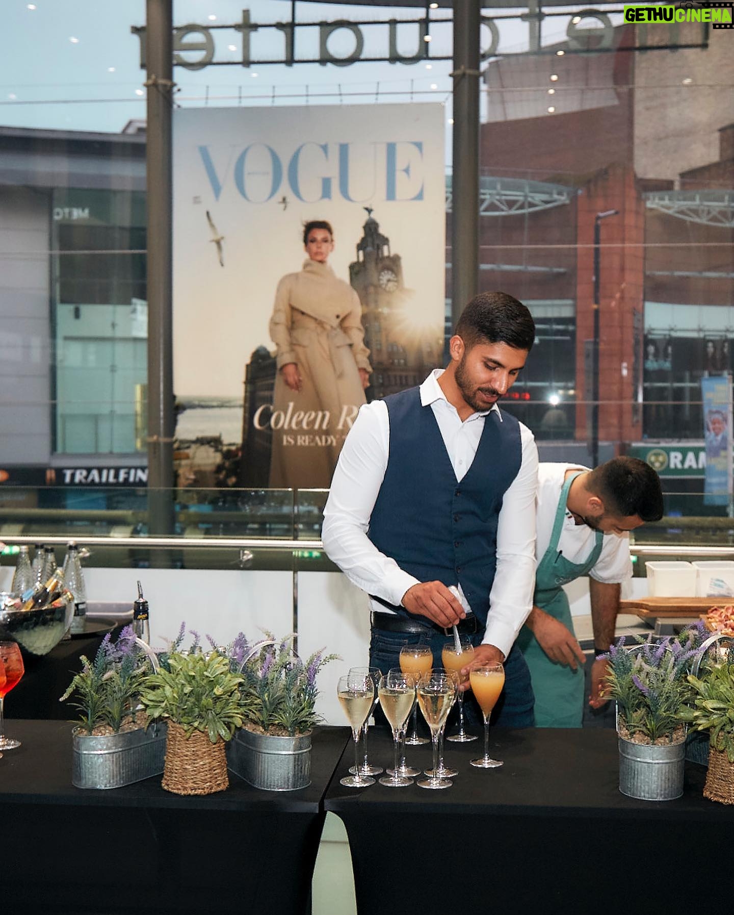 Coleen Rooney Instagram - Special night in Liverpool with amazing people. Thank you @britishvogue @cricketfashion @kloss_films @julieperryevents @ginorestaurantoldhallstreet @misscassielomas 🫶