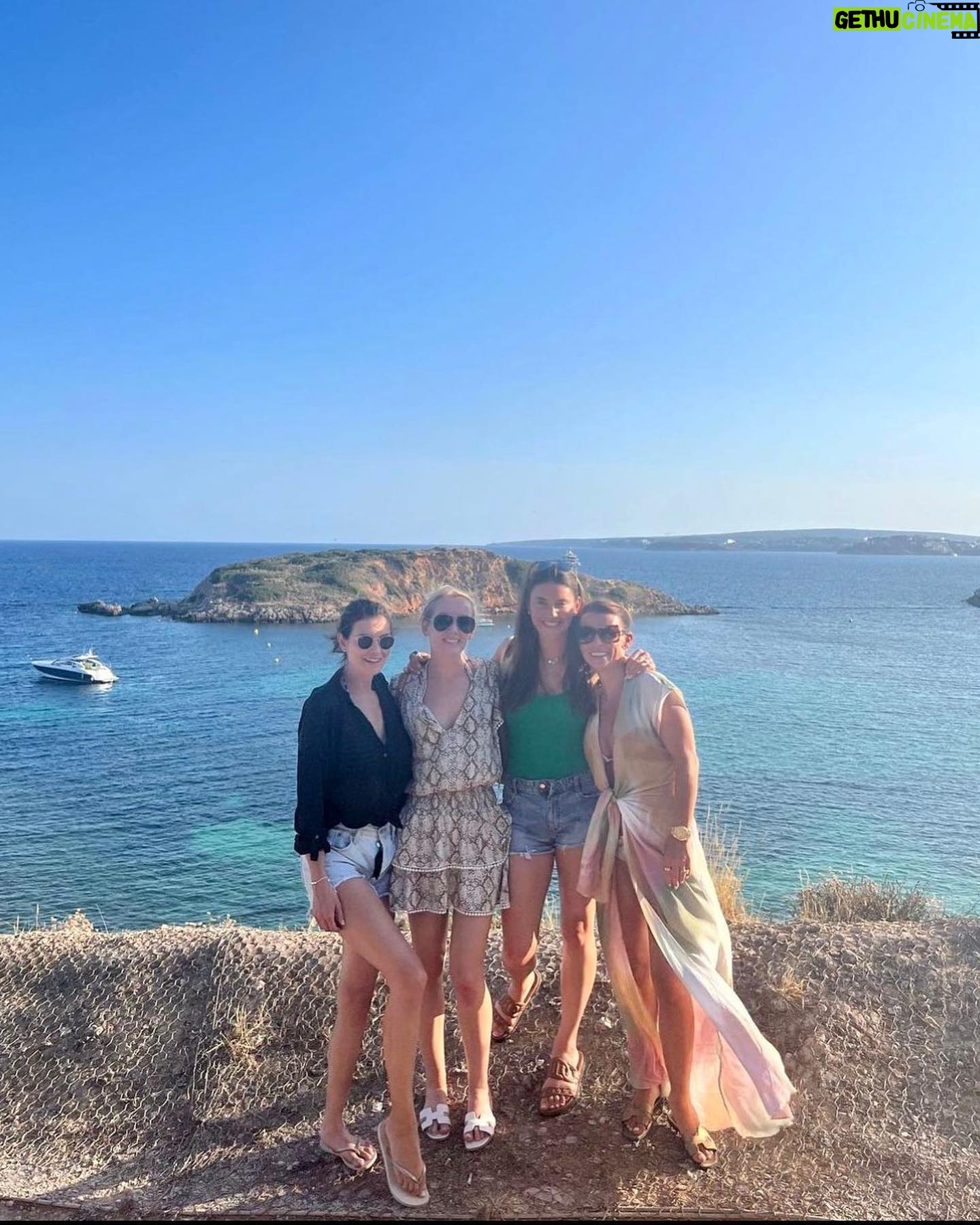 Coleen Rooney Instagram - Amazing couple of weekends away at our friends weddings. Thank you for letting me be a part of your special celebrations. ❤️💒💍