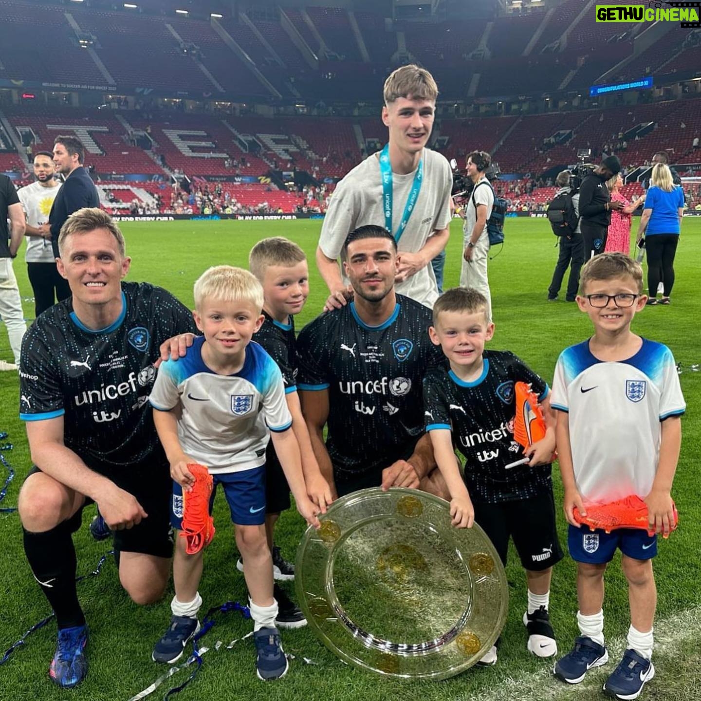 Coleen Rooney Instagram - Brilliant night at @socceraid. Amazing event for a great cause. Thanks and well done to all the @triple_sgroup team who put it all together. 👏👏👏