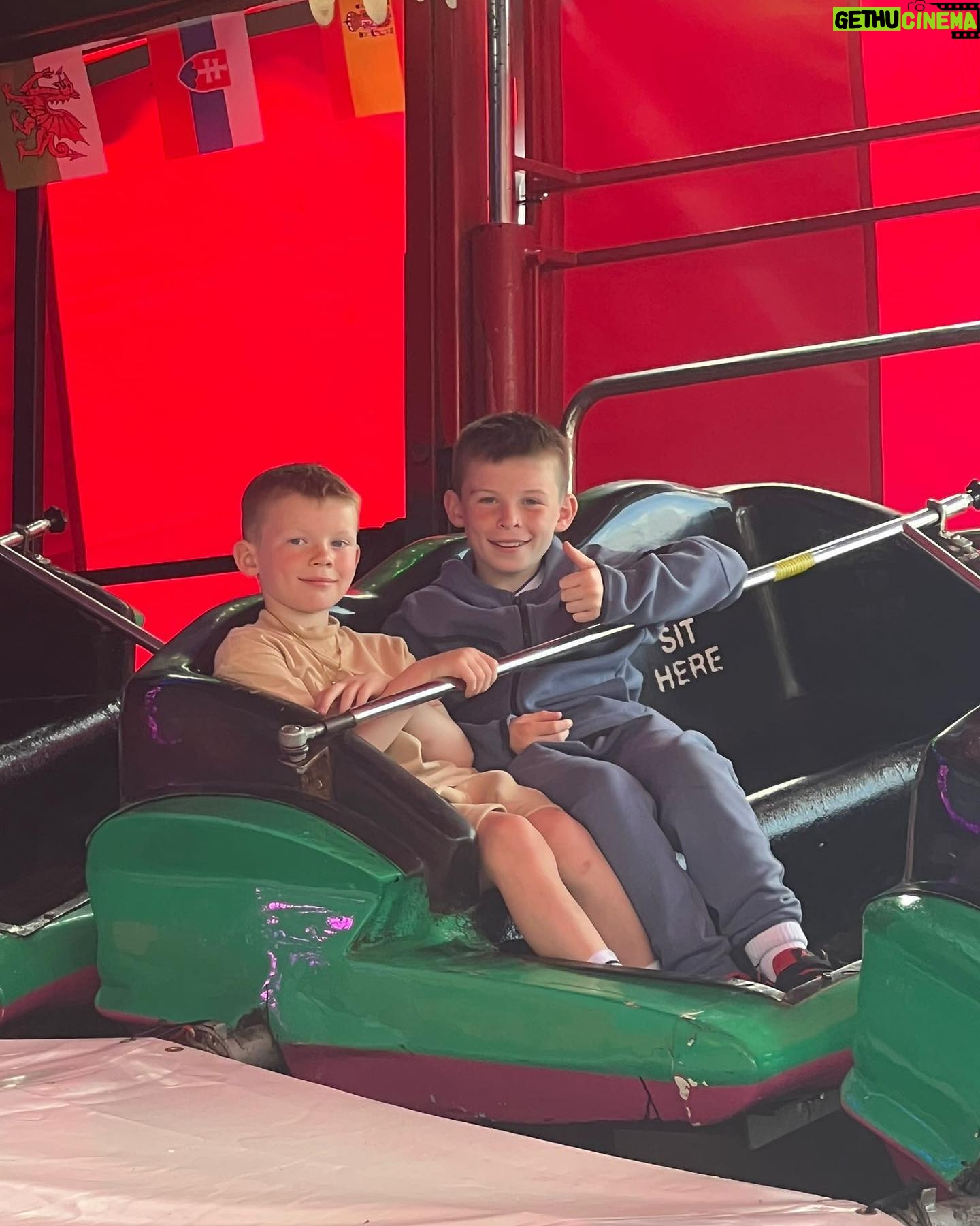 Coleen Rooney Instagram - The best day with my boys. 🥰🎡☀️