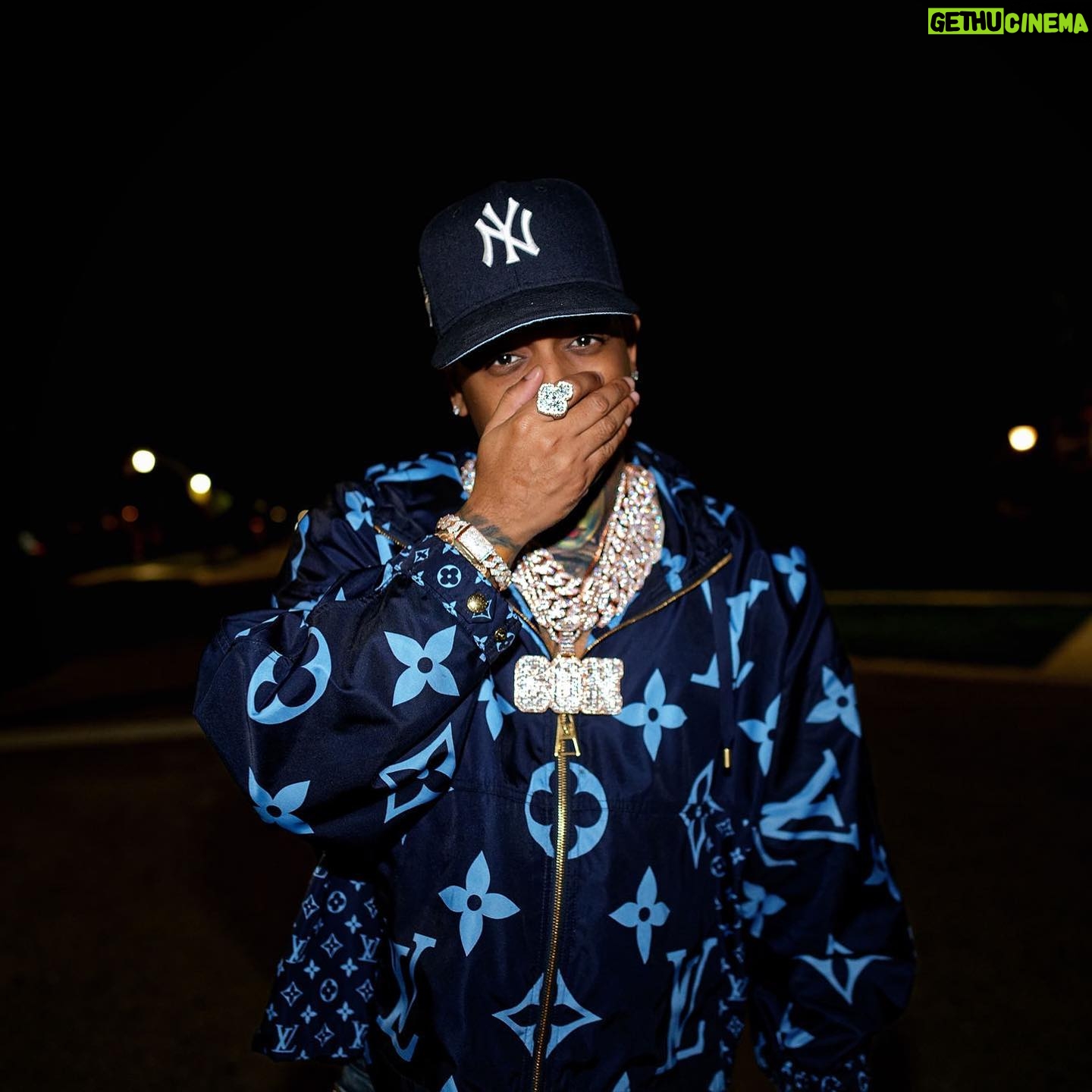Conceited Instagram - Pocket full of Cashflow/ and on my neck is a MEAN Cuban like Fidel Castro