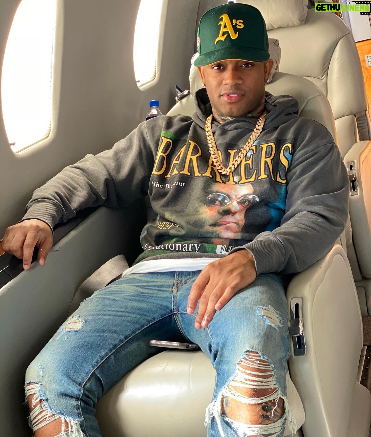 Conceited - 42.2K Likes - 2 things you should always keep Private......your Life and your Flights