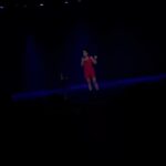 Connie Ballarini Instagram – VIVA MÉXICO 🇲🇽 

Todavía no caigo que ayer estuve en Ciudad de México haciendo dos funciones… dos funciones que fueron bellísimas, con un público súper buena onda y más cálido imposible… gente que viajó un montón de kms para venir al show, gente que me había visto años atrás en Bs As, y ahora vive acá y viene al show… otra chica q el año pasado viajó a Arg y fue hasta La Plata a verme y ayer nuevamente volvió… me emociona la historia qué hay atrás de cada persona que los lleva a venir ( o volver) a mis shows.. escribo esto y me emociono xq es muy fuerte .. me dan ganas de abrazar a cada uno de Uds para agradecerles por hacer ayer una noche inolvidable 
Llevar tu comedia a otros países es el sueño más grande q un comediante puede tener… y que encima sean DOS FUNCIONES AGOTADAS es realmente un flash, 700 personas en otro pais es Increíble… gracias gracias gracias… y para darle un toque más especial y emotivo a la noche tuve el lujo de compartir escenario con dos amigas comediantes que amo y admiro profundamente @monicaescobedoo y @soytupmadre  Dos personas extremadamente divertidas que la comedia me dio la posibilidad de conocer hace 8 años atrás y dsd entonces siempre estuvimos en contacto. Verlas ayer arriba del escenario brillando fue tan hermoso…. Vernos crecer en la comedia es un orgullo. Ayer las veía Dsd el costado del escenario y se me llenaban los ojitos de lágrimas. Lo que logramos amigas!! Aguante nosotras 
Gracias  @monicaescobedoo y @soytupmadre  hermosas por estar presente en esta noche única.  Las amo tanto tanto ! 
Gracias gente hermosa de Mexico por superar ampliamente mis expectativas, la verdad ni pensé que tenía público acá y mira la vida te sorprende y q lindo que así sea … 

Los amo, gracias y hasta pronto no?! ❤️🇲🇽
Si estuviste en la función escribime acá 👇🏽 que amo conocerlos y leerlos 

Producción @standupargentina @matiaspisera