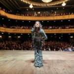 Connie Ballarini Instagram – MAIPO 

Una función más de este ciclo hermoso de ‘LOS MIÉRCOLES EN El @teatromaipo que empezó en marzo, sigue en abril ( casi agotado!!) y agregamos 2 fechitas más en MAYO: el 8 y el 15 de Mayo ! 

No cuelguen en sacar sus entradas, se agotan súper rápido y realmente es lógico porque es una locura lo que sucede cada noche, la pasamos tan tan ESPECTACULAR 🙌🏽. Gracias gente hermosa por tantas risas, por tantas anécdotas por tantos TIPS… a la chica que ME dio el TIP para mi 🐚 quiero decirle que Dsd ayer estoy haciendo las contracciones sin parar 😂😂😂 
Gracias x tantas risas, los amo con todo mi ❤️ 
Nos vemos el miércoles que viene en el bellísimo @teatromaipo 

🎫Entradas en www.connieballarini.com.ar 

👾Producción @standupargentina @pablouchaolmedo @beluplesky @jeremy_lp1 

Look 💣 by @pazcornu @pazcornuok