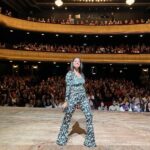 Connie Ballarini Instagram – MAIPO 

Una función más de este ciclo hermoso de ‘LOS MIÉRCOLES EN El @teatromaipo que empezó en marzo, sigue en abril ( casi agotado!!) y agregamos 2 fechitas más en MAYO: el 8 y el 15 de Mayo ! 

No cuelguen en sacar sus entradas, se agotan súper rápido y realmente es lógico porque es una locura lo que sucede cada noche, la pasamos tan tan ESPECTACULAR 🙌🏽. Gracias gente hermosa por tantas risas, por tantas anécdotas por tantos TIPS… a la chica que ME dio el TIP para mi 🐚 quiero decirle que Dsd ayer estoy haciendo las contracciones sin parar 😂😂😂 
Gracias x tantas risas, los amo con todo mi ❤️ 
Nos vemos el miércoles que viene en el bellísimo @teatromaipo 

🎫Entradas en www.connieballarini.com.ar 

👾Producción @standupargentina @pablouchaolmedo @beluplesky @jeremy_lp1 

Look 💣 by @pazcornu @pazcornuok