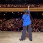 Connie Ballarini Instagram - MAIPO 🙌🏽❤️ Ay ay ay se va terminando este ciclo hermoso de LOS MIÉRCOLES en el @teatromaipo y a mi me agarra una cositaaaaa xq es magia pura lo que sucede con Uds ahí Nos queda el miércoles que viene, último de este ciclo pero que en breve se va a repetir xq Uds hicieron q sea un ÉXITO! Gracias a toda la gente hermosa q vino ayer, no sé si alguna se fue a peregrinar con la chica de la primera fila 😂 Gracias a los tips alguna va a meter un caño en el medio de la casa y gracias a la chica q vino con el novio con trofeo 🏆 incorporado a mostrarlo a la función 😂🙈 Recuerden hacerse amigos del encargado y nunca ponerse en garantía ( menos a un novio ) Y si alguien descubrió cuál era el fútbolista que me lo mande x privado porque me toy volviendo loca googleando futbol Milán 3meses Los amo un montón Nos vemos el miércoles que viene en la última función de este ciclo ! - no quiero decir mucho, pero en JuLio me pareeeeeeceeeeeeeee q hacemos otro Maipo ! Estén atentos! 👉🏽 🎥. Deslicen y vean la coreo de Emilia dsd dos planos distintos… la 2da con cámara ‘en mano’ literal es ESPECTACULAR 😂 Producción 👾 @standupargentina @matiaspisera @neshis @pablouchaolmedo Look 💣 camisa @haeder.club Top @somos_rad Pantalon : mío 👉🏽Entradas e info de mis funciones en www.connieballarini.com.ar