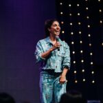 Connie Ballarini Instagram – CONNIE BALLARINI EN LIMA! ❤️🔥

Con dos funciones repletas, casi 800 personas disfrutaron del show de la crack @connieballarini 🇦🇷🔥

Todo empezó con un DM y terminó con dos funciones abarrotadas. ¡Qué gran recibimiento para esta capa en nuestro país! 🇵🇪 

Gracias al público que sigue asistiendo a nuestras producciones 🚀 

Abrieron el show:
🎤 @carolinasilvasantisteban 
🎤 @norkagaspar 

Una producción de @vodevilpe 🇵🇪 y @standupargentina 🇦🇷 

📸 @pabloquinterope 

.
#vodevilproducciones #standupcomedyperu #standupcomedyargentina #comediaperu #mujerescomediantes