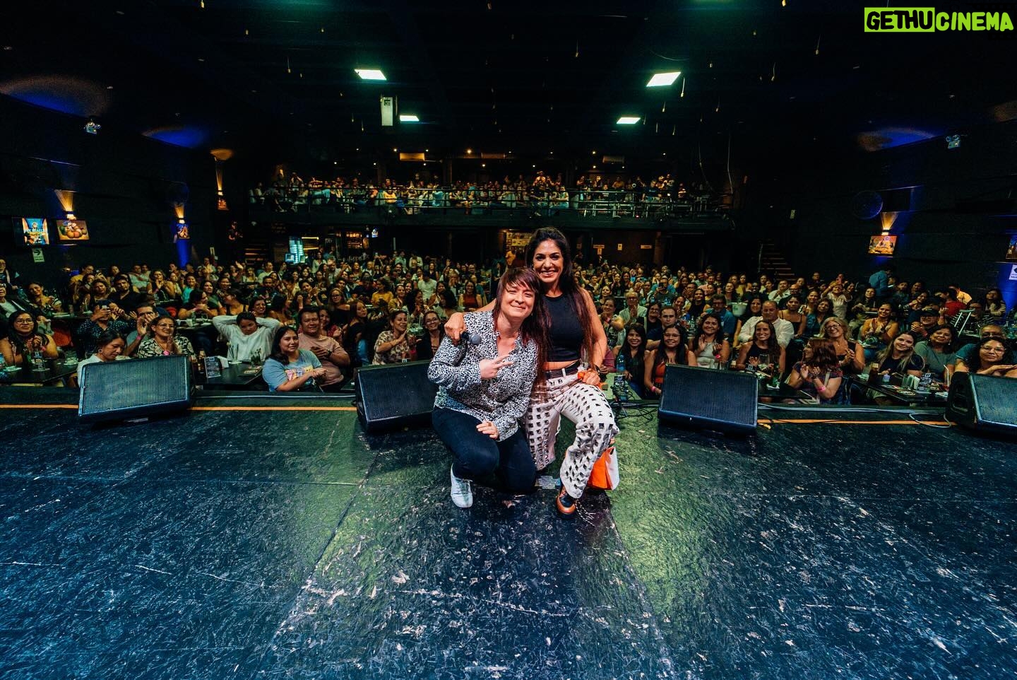 Connie Ballarini Instagram - CONNIE BALLARINI EN LIMA! ❤️🔥 Con dos funciones repletas, casi 800 personas disfrutaron del show de la crack @connieballarini 🇦🇷🔥 Todo empezó con un DM y terminó con dos funciones abarrotadas. ¡Qué gran recibimiento para esta capa en nuestro país! 🇵🇪 Gracias al público que sigue asistiendo a nuestras producciones 🚀 Abrieron el show: 🎤 @carolinasilvasantisteban 🎤 @norkagaspar Una producción de @vodevilpe 🇵🇪 y @standupargentina 🇦🇷 📸 @pabloquinterope . #vodevilproducciones #standupcomedyperu #standupcomedyargentina #comediaperu #mujerescomediantes