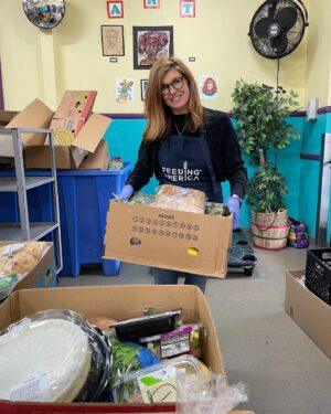 Connie Britton Instagram - Yesterday I spent the morning volunteering with @feedingamerica at @sfcla and had a great time with the incredible volunteers and staff packing up and distributing food for our neighbors right here in LA. Please visit FeedingAmerica.org/Holiday (http://feedingamerica.org/Holiday) to learn how you can help fill the pantries of folks in your community facing hunger this holiday season.  And then I bet you’ll keep going back all year long! I know I will.