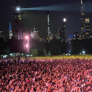 Connie Britton Instagram - Some pictures from backstage last night at the @glblctzn live festival! It was such a privilege to be part of this victorious 24 hour live-from-around-the-world return to celebrating global citizens and the power that WE have to make change in the world - eradicating poverty, combatting climate change, and finding equitable solutions to the covid crisis. And PS I got to see @billieeilish up close and personal and girlfriend does not disappoint. Blown away by her brilliance. Thanks to all who came out. Now go out and do one thing today to use your voice for change!