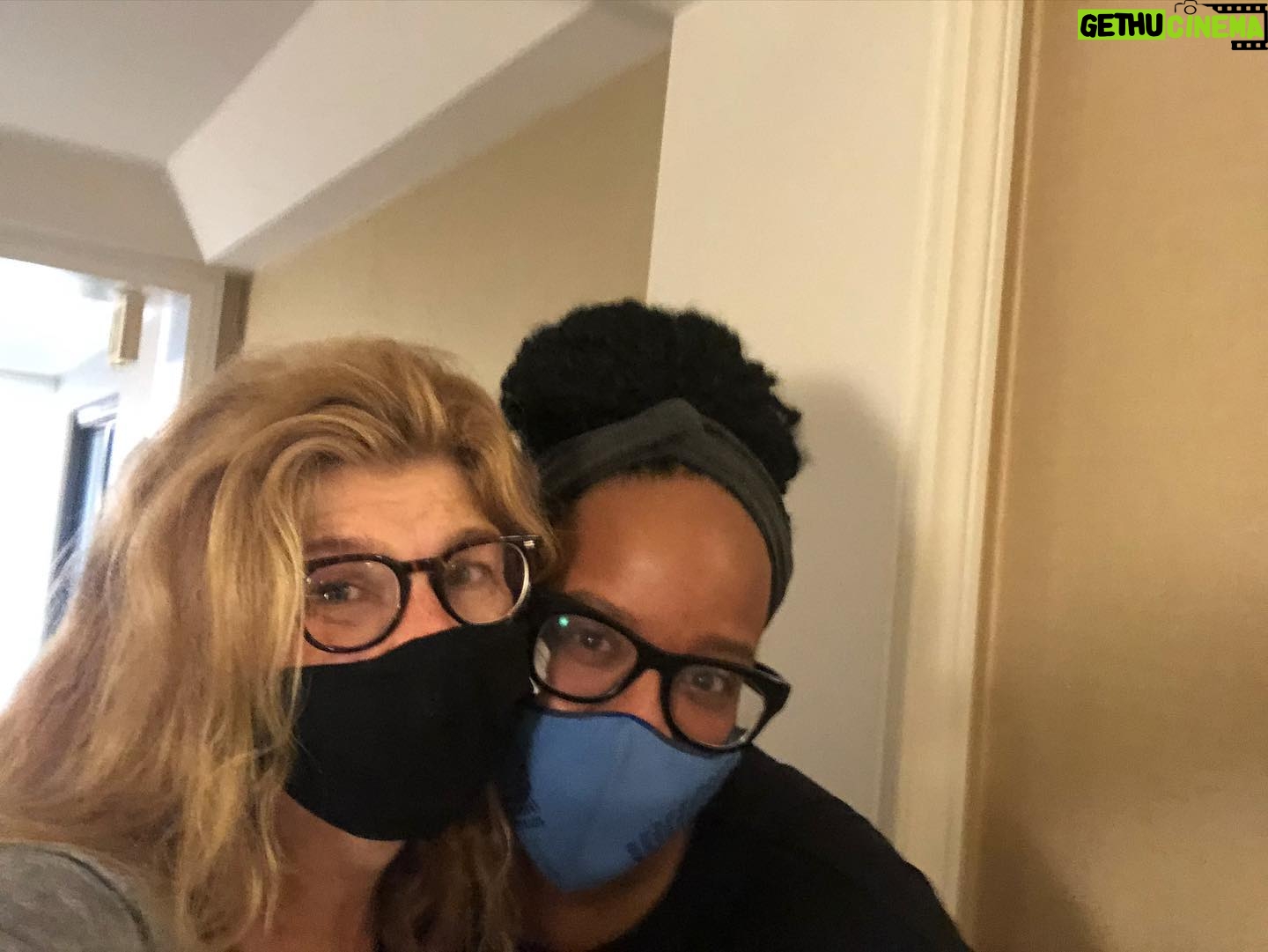 Connie Britton Instagram - Friends don't let friends skip elections. Just ask @natasharothwell and me! We took this in the wee hours of that November 7 morning, just after they’d called the election for Biden while we were in Hawaii shooting @thewhitelotus. We were in a pretty strict bubble but ran out into the hall of our hotel in our jammies to hug and cry! Text FRIENDS to 26797 to make sure you are registered to vote. And tag your friends below to remind them to check their registration, too. #RegisterAFriendDay  @iamavoter