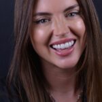 Constanza Piccoli Instagram - Cada sonrisa es única, auténtica y con personalidad 🤎𝐓𝐮́ 𝐭𝐚𝐦𝐛𝐢𝐞́𝐧 𝐩𝐮𝐞𝐝𝐞𝐬 𝐜𝐚𝐦𝐛𝐢𝐚𝐫! . . . —— ¿𝐓𝐢𝐞𝐧𝐞𝐬 𝐝𝐮𝐝𝐚𝐬 𝐨́ 𝐭𝐞𝐦𝐨𝐫𝐞𝐬? Escríbenos para asesorarte, será un placer atenderte: Whatsapp: 𝟱𝟲(𝟵)𝟲𝟭𝟲𝟭𝟳𝟴𝟲𝟮. Instagram: 𝗗𝗠 (𝗗𝗶𝗿𝗲𝗰𝘁). 📧 bocaclinicaodontologica@gmail.com 𝐒𝐨𝐦𝐨𝐬 𝐞𝐬𝐩𝐞𝐜𝐢𝐚𝐥𝐢𝐬𝐭𝐚𝐬 𝐞𝐧 𝐩𝐚𝐜𝐢𝐞𝐧𝐭𝐞𝐬 𝐧𝐞𝐫𝐯𝐢𝐨𝐬𝐨𝐬! —— . . . . . . . #bócaclínica #drandrade #sonrisasconpersonalidad #perfeccionamientodental #diseñodesonrisa #chile #santiagodechile #tútambiénpuedescambiar #sonrisas #carillasdentales #carillas #colombia #emprendedores #antesydespues #mujeresempoderadas