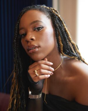 Corinna Brown Instagram - 💋 

💄: @joyadenuga 
📸: @owenjamesvincent 

necklace (rings and earrings tbh): @missomalondon • @culturalinfluence xx
