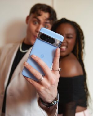 Corinna Brown Instagram - thank you so much @googleuk for having my me at the @brits 2024!!
absolutely danced the night a way and got the best vids #shotonagooglepixel #ad 🪩💃🏾

💄: @joyadenuga 
📸: @owenjamesvincent 
🤳🏾: @googlepixel