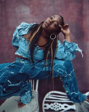 Corinna Brown Instagram - when in doubt, double denim
💙🦋💙🦋💙🦋
•
•
📸: @kimhardyphotography 
👗: @ewm_stylist