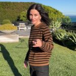 Courteney Cox Instagram - Not ready for the carpet yet #glambot