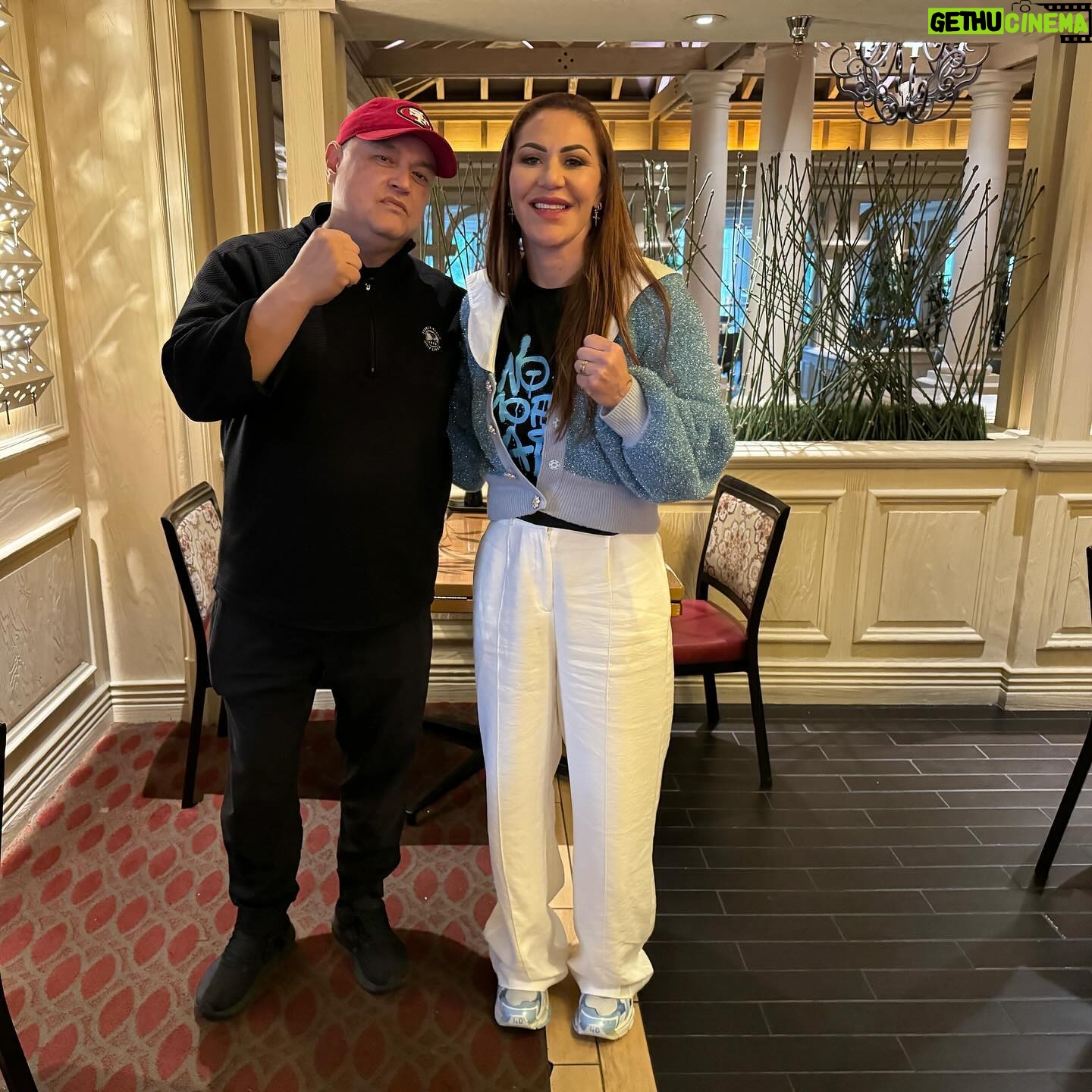 Cristiane Justino Instagram - Bang Bang @49ers gang 💥 @therealscottcoker #superbowl