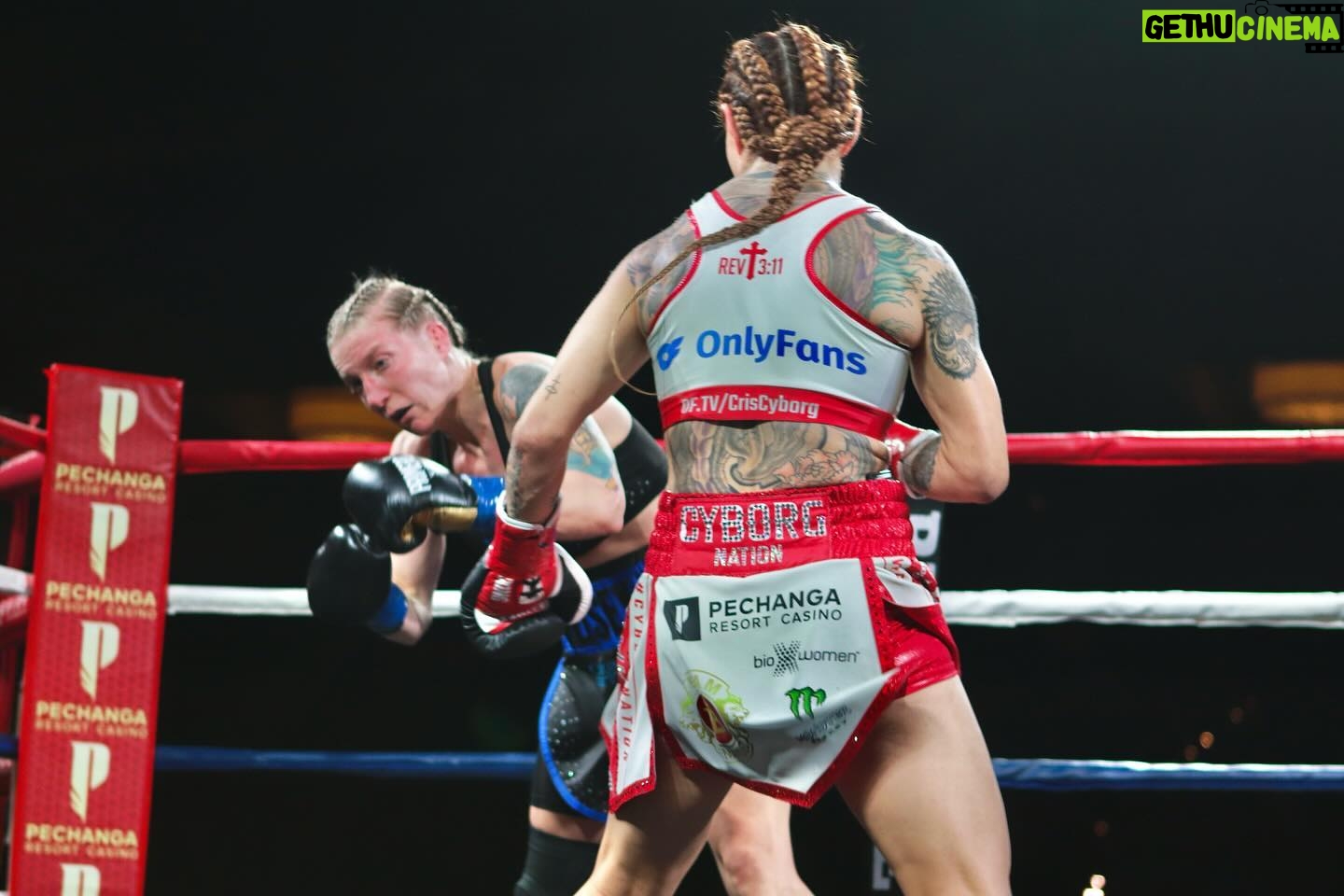 Cristiane Justino Instagram - I canβt wait to get back in the boxing ring again. πΈ @wren_nate π§π·π§π·π§π·π§π·π§π·π§π·π§π· Mal posso esperar para voltar ao ringue novamente. πΈ @wren_nate