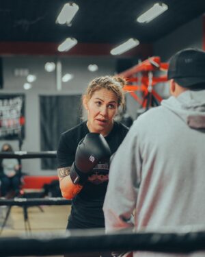 Cristiane Justino Instagram - All business when I return to Boxing April 27th in Green Bay Wisconsin. 
🥊 @bearknuckle.boxing
🇧🇷🇧🇷🇧🇷🇧🇷🇧🇷🇧🇷🇧🇷
Todos os negócios quando eu retornar ao Boxe em 27 de abril em Green Bay Wisconsin, EUA.
🥊 @bearknuckle.boxing