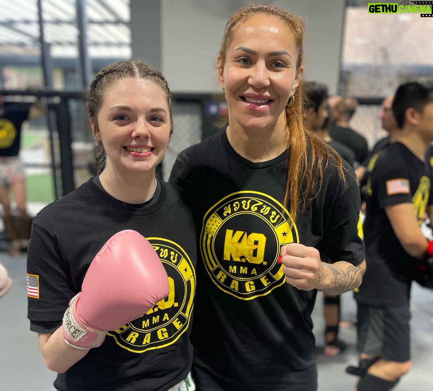 Cristiane Justino Instagram - Congratulations @psjsong170 for the great Grand opening @k.o.rage_mma . I wish the best for you and your family! God bless you. Thank you @kingsmma_hb great seminar