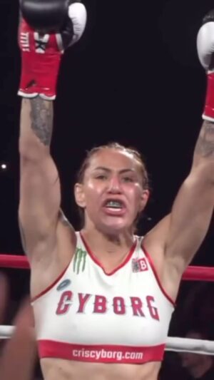 Cristiane Justino Instagram - 𝑶𝑵𝑬 𝑷𝑼𝑵𝑪𝑯 𝑰𝑺 𝑨𝑳𝑳 𝑰𝑻 𝑻𝑶𝑶𝑲 💣

Congratulations @criscyborg on her 1st Round KO win this past Friday! 

🎥: @spectationsports