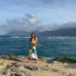 Cristiane Justino Instagram - . “Keep smiling, because life is a beautiful thing and there’s so much to smile about.” 
#hawaii #northshore #gratitude

—

 “Continue sorrindo, porque a vida é uma coisa linda e há muito o que sorrir.”
#gratidao