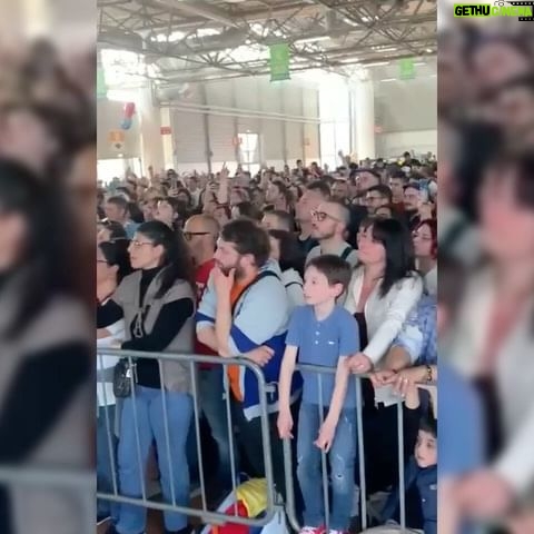 Cristina D'Avena Instagram - Qua abbiamo ancora le lacrime agli occhi ๐ฅน Grazie a Cristina - @cristinadavenaofficial per il bellissimo spettacolo ๐ค Con la sua voce fatata ci ha fatto ritornare a quei momenti in cui la nostra unica preoccupazione era quella di non perdersi la nuova puntata dei nostri eroi in tv ๐งโโ๏ธ๐บ Tutto questo รจ #Gamics โจ๐